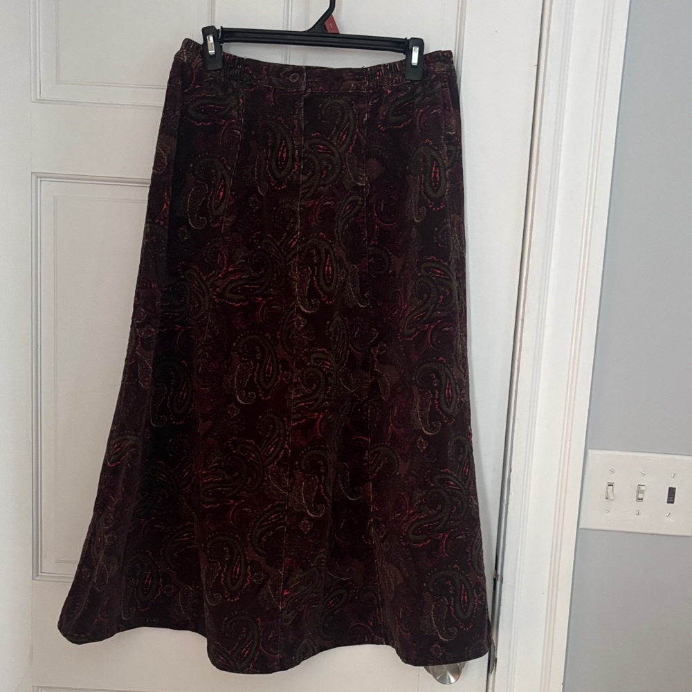 Women’s Dark Paisley A-Line Skirt - Burgundy/Black